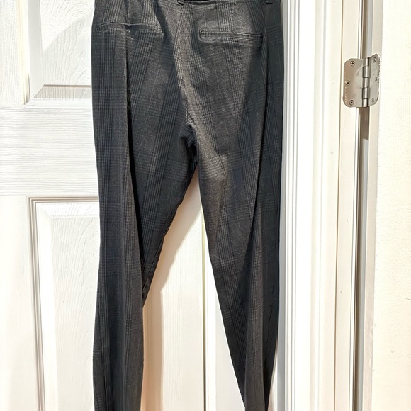 Old navy women’s high rise pixie plaid pant size 6 - Picture 2 of 3